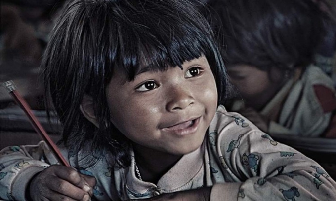 Triển lãm gây quỹ từ thiện: Thấu cảm– mang nắng về miền Trung